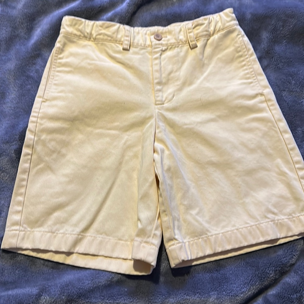 Pale yellow vineyard vines Breaker shorts size 10